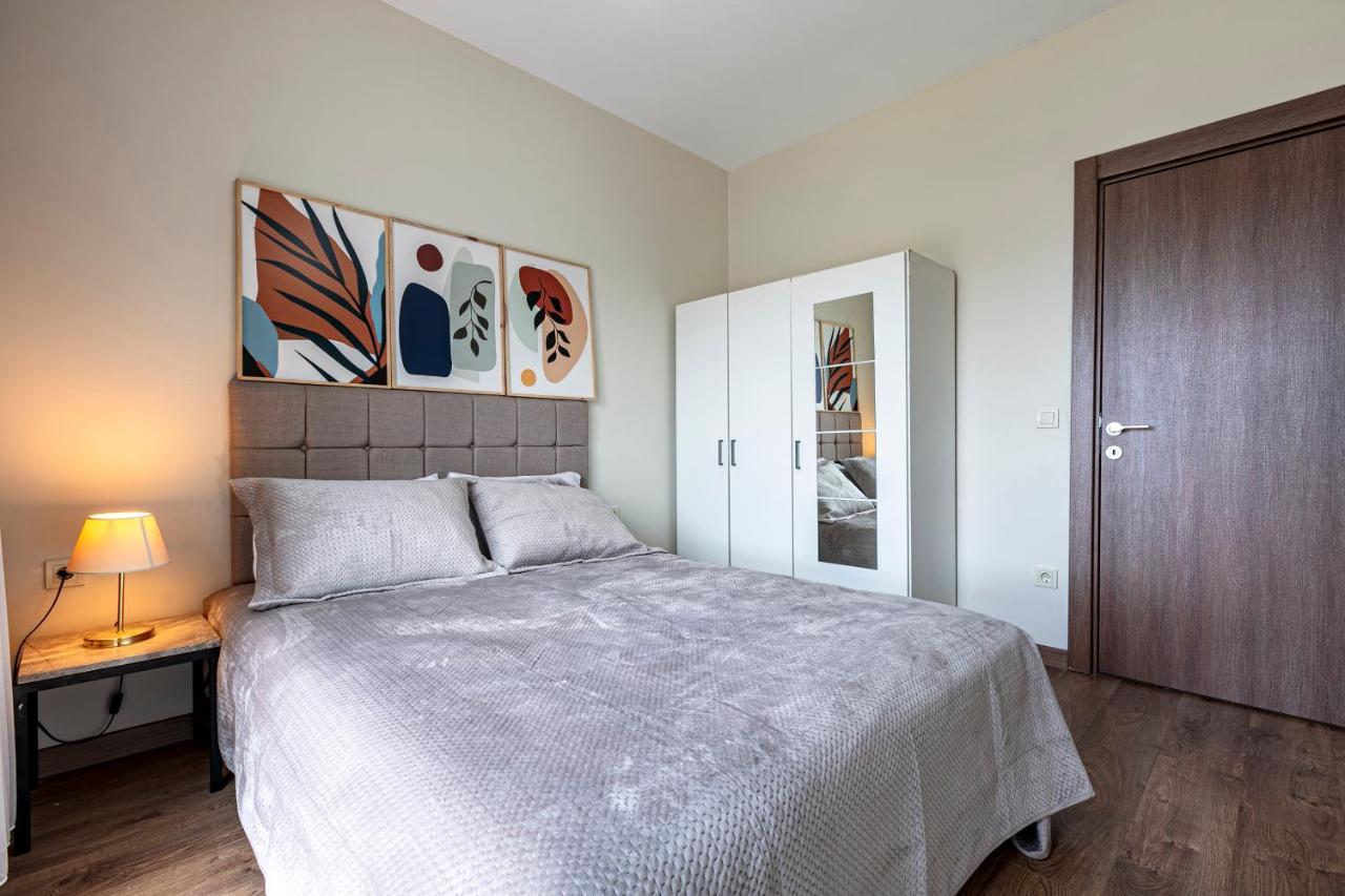 212 Outlet Karsisinda Lux N7 Istambul