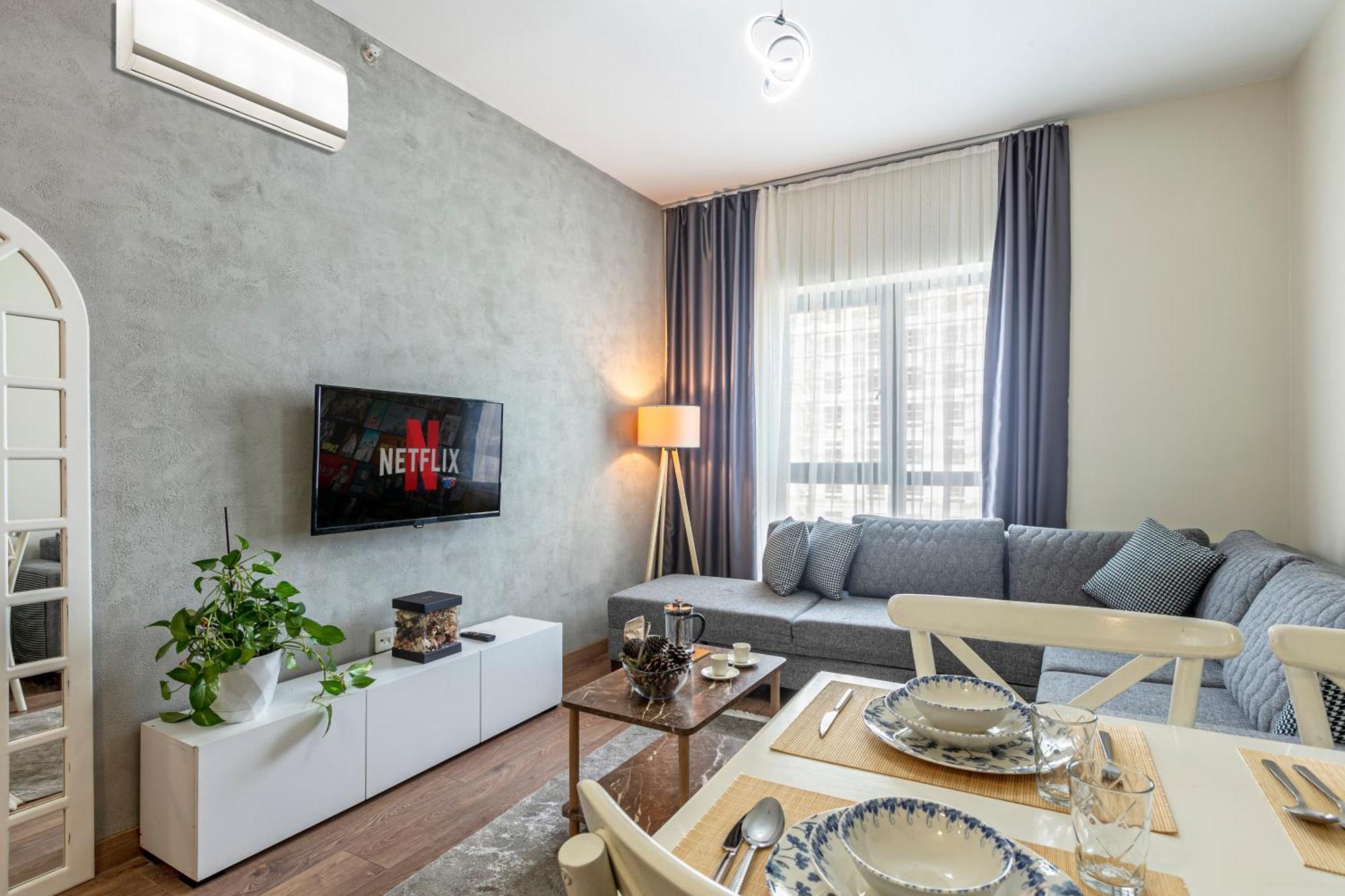 212 Outlet Karsisinda Lux N7 * Istambul
