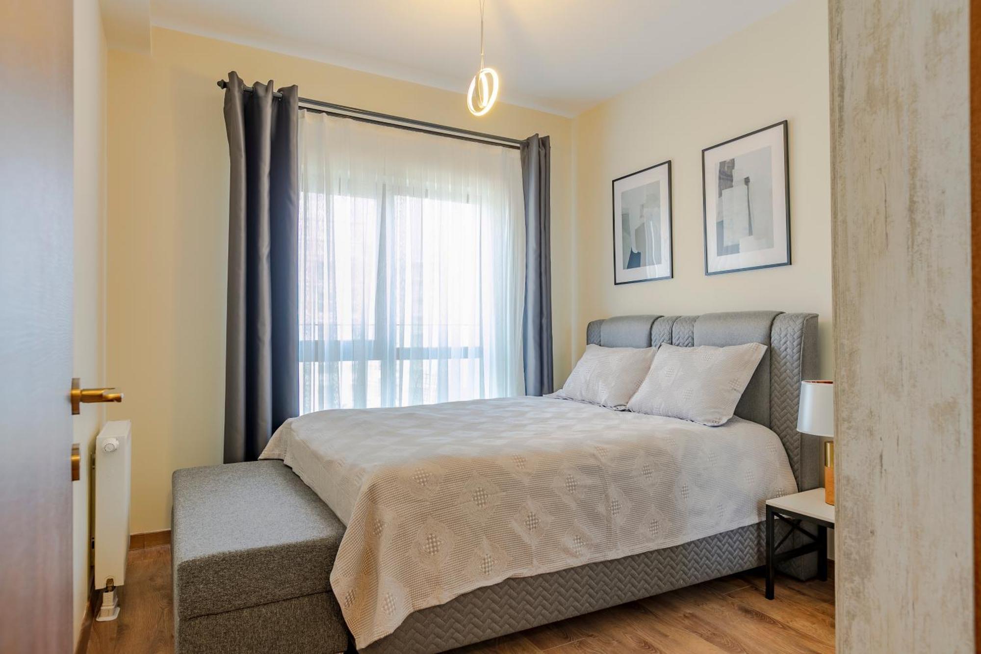 212 Outlet Karsisinda Lux N7 Istambul
